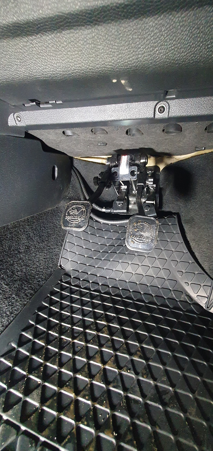 Установка тросовых педалей на Volkswagen Golf (механика, 2шт.)