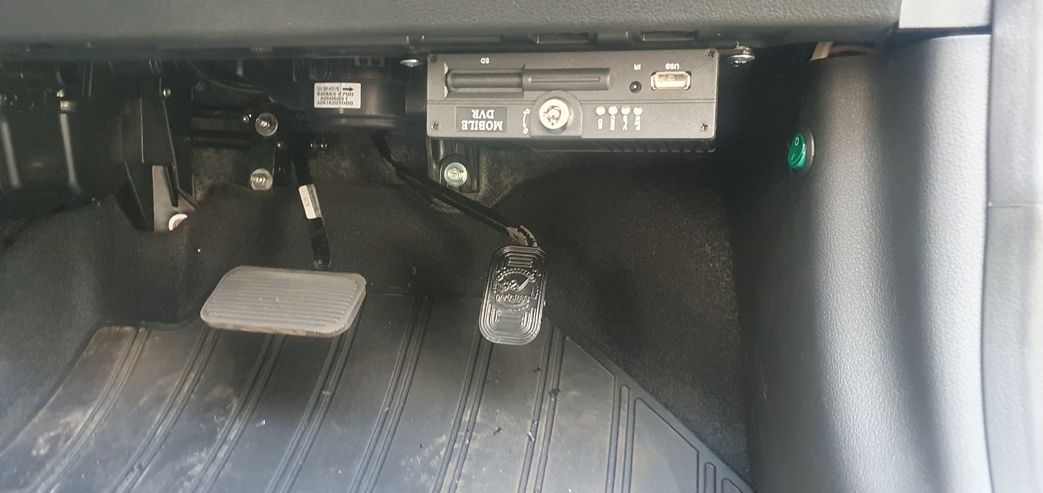 Установка тяговых педалей на Hyundai i30 (автомат, 2шт.)