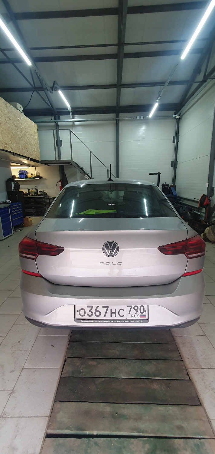 Установка тяговых педалей на Volkswagen Polo (педаль газа)