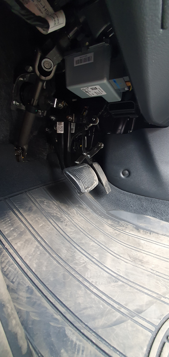 Установка тяговых педалей на Hyundai i30 (автомат, 2шт.)