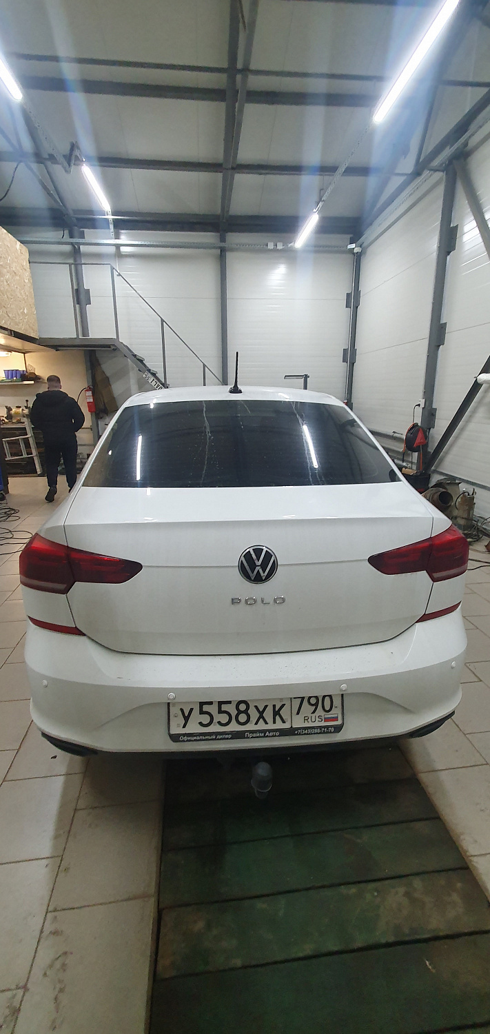 Установка тяговых педалей на Volkswagen Polo (механика, 3шт.)
