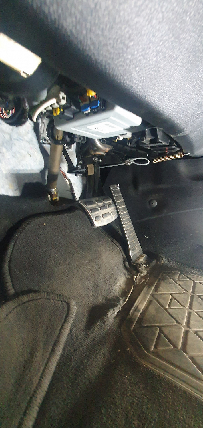Установка тросовых педалей на Kia Ceed 2014 г. (автомат, 2шт.)